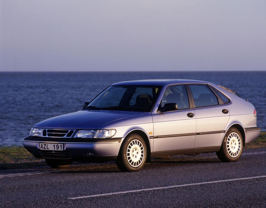 Saab 900 S 1993 года  (фото 19 из 19)